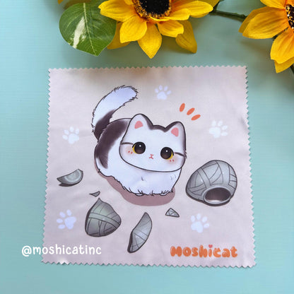 Kitty broke vase (Lens cleaning cloth)