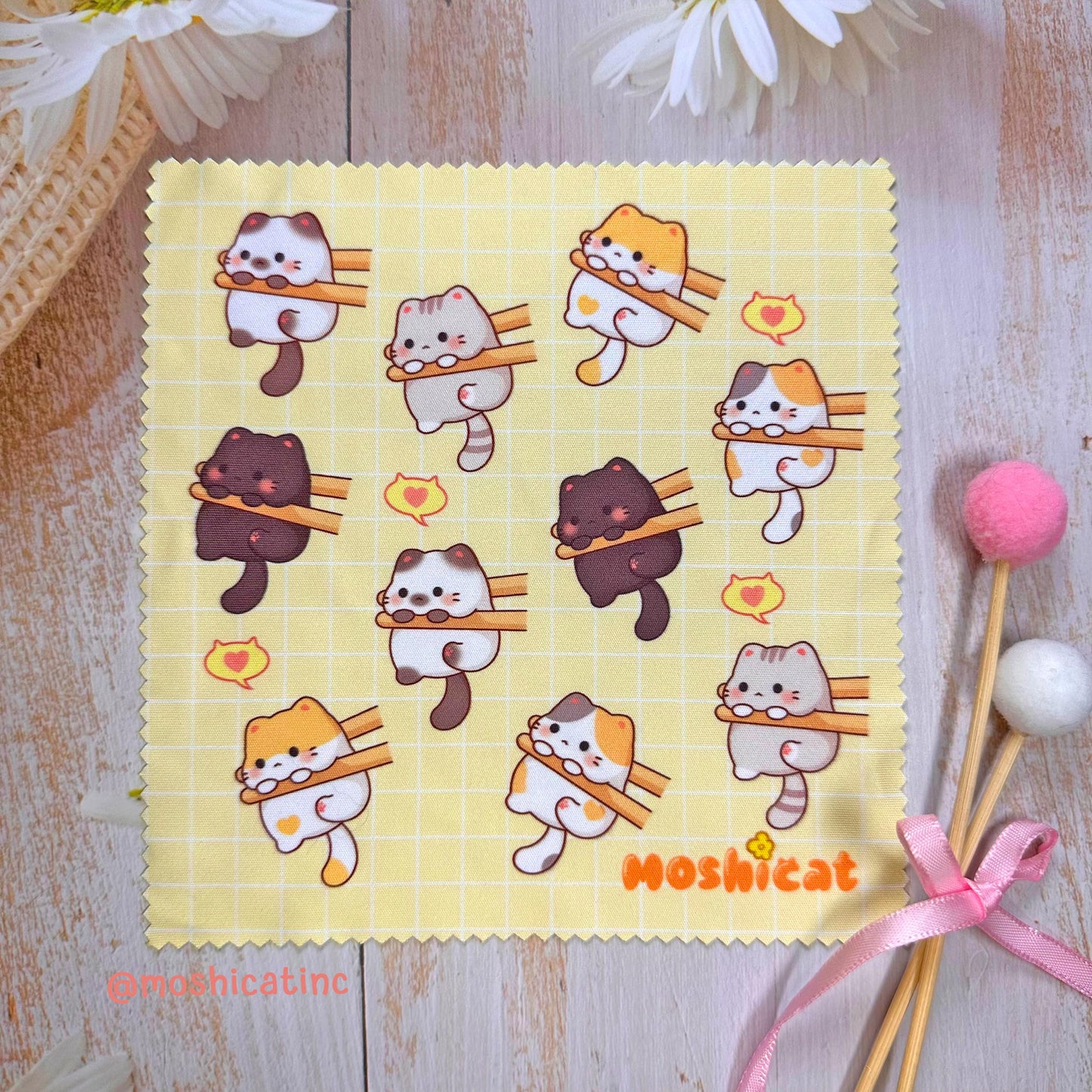 Marshmallow kitties (Lens cleaning cloth)