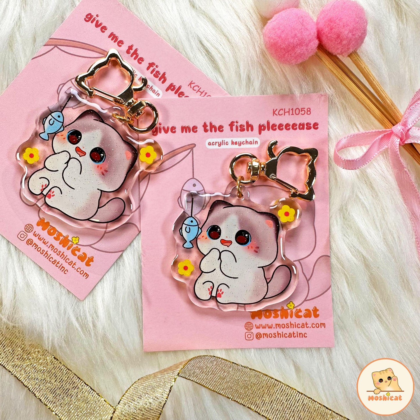Give me the fish pleeeease glitter keychain