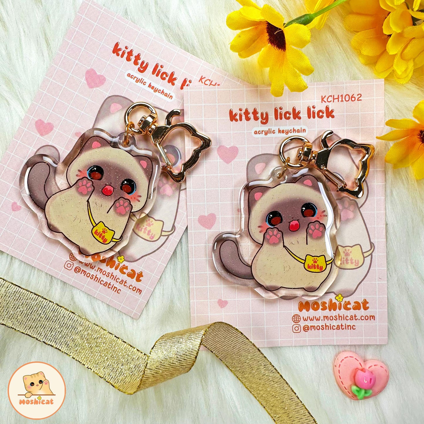 Kitty lick lick glitter keychain